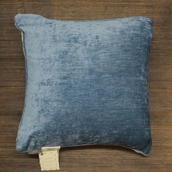 NWT Lacourte Gangs All Here Dogs Throw Pillow White / Blue 20 X 20 - Picture 3 of 3